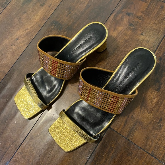 NWOT SIMON MILLER GOLD MULTI-CRYSTAL MULES - Picture 2 of 3